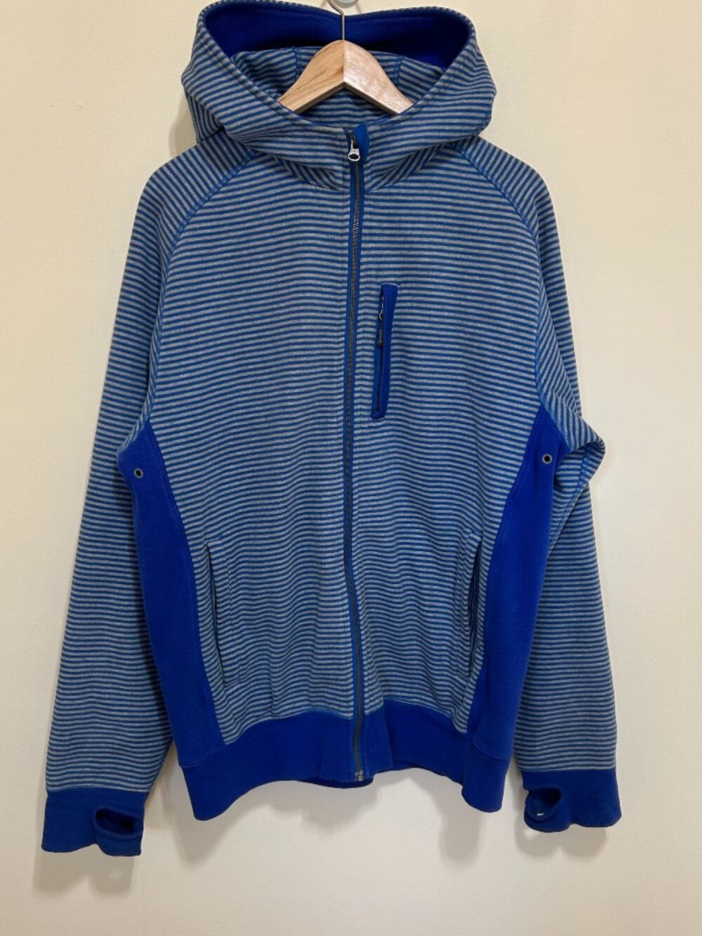 Lululemon Vintage Hoodie Blue and Gray Striped Mens Size XL